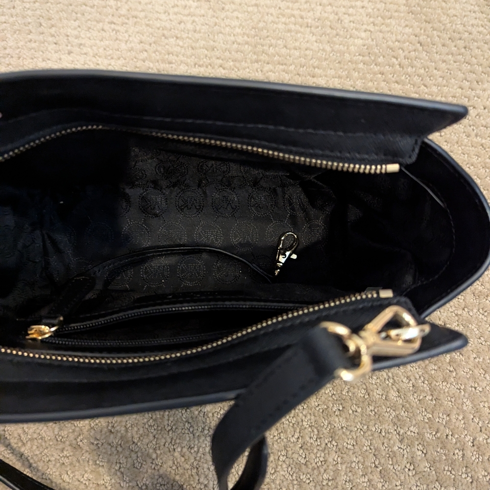 Michael Kors Black Shoulder Bag - Picture 4 of 8